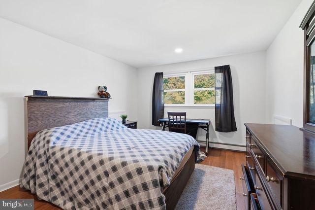 473 SWEETBRIAR DR, Warminster, PA 18974
