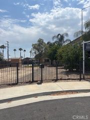 111 N Victoria Avenue, Corona, CA 92879