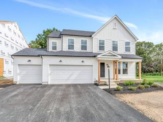 601 Hannahs Drive, Pataskala, OH 43062