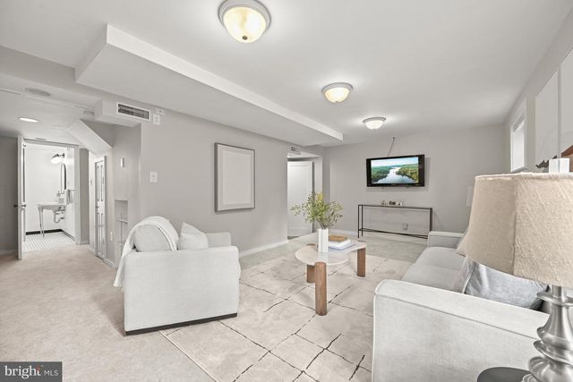3030 N QUINCY ST, Arlington, VA 22207