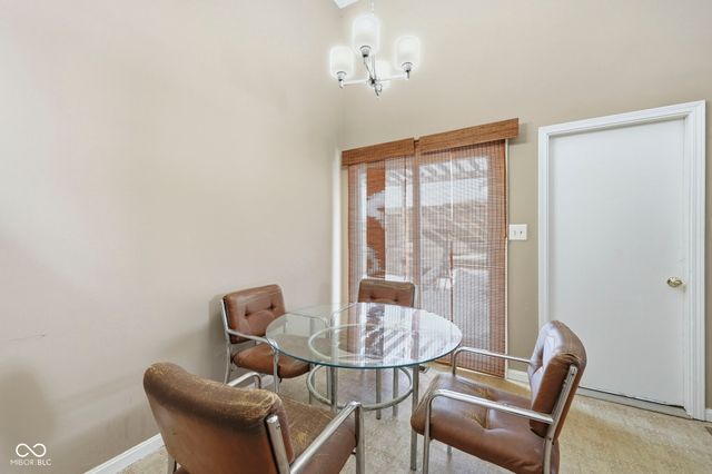 90 Meadow Creek Boulevard, Whiteland, IN 46184