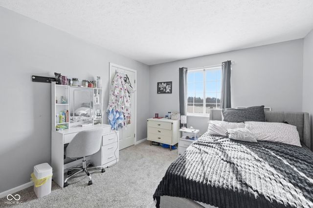 90 Meadow Creek Boulevard, Whiteland, IN 46184