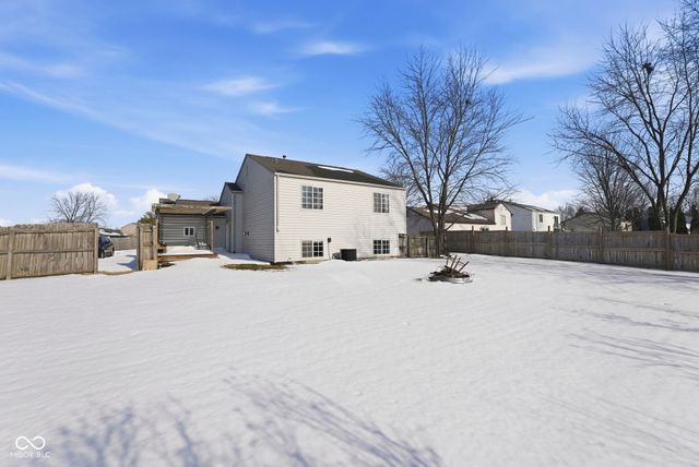 90 Meadow Creek Boulevard, Whiteland, IN 46184