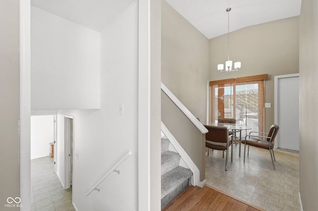 90 Meadow Creek Boulevard, Whiteland, IN 46184