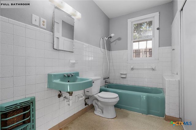 240 Clemens Avenue 1-Front, New Braunfels, TX 78130