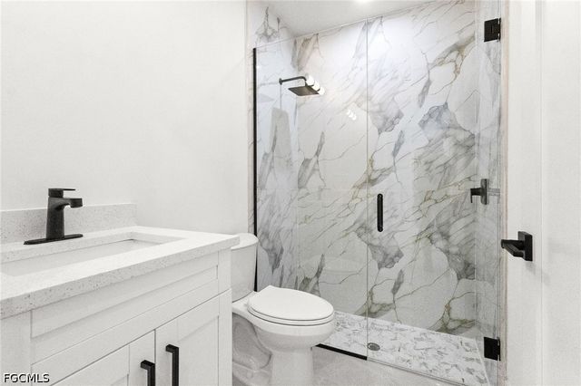 1137 Essex ST E, Lehigh Acres, FL 33974