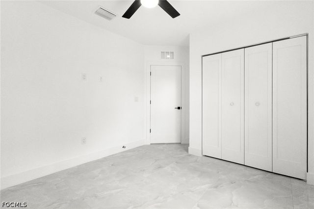 1137 Essex ST E, Lehigh Acres, FL 33974