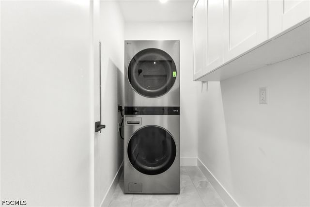 1137 Essex ST E, Lehigh Acres, FL 33974