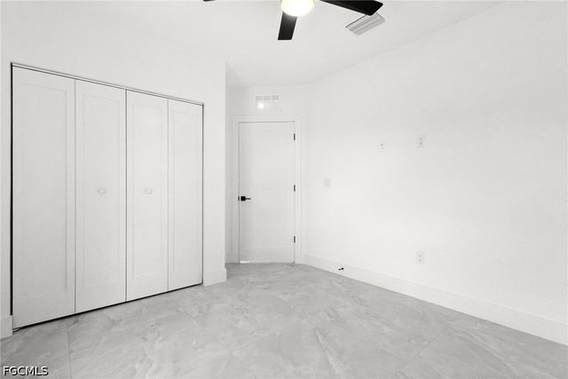 1137 Essex ST E, Lehigh Acres, FL 33974