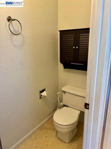 960 Buckskin Ter, Brentwood, CA 94513