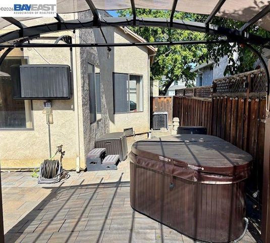 960 Buckskin Ter, Brentwood, CA 94513