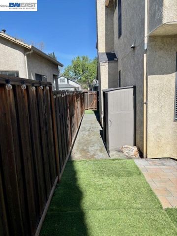 960 Buckskin Ter, Brentwood, CA 94513