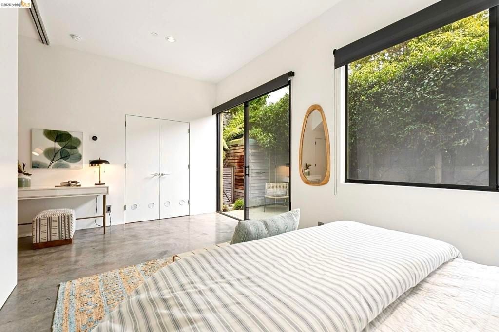 Image 13 of property listing at 2211 5Th St B, Berkeley, CA 94710