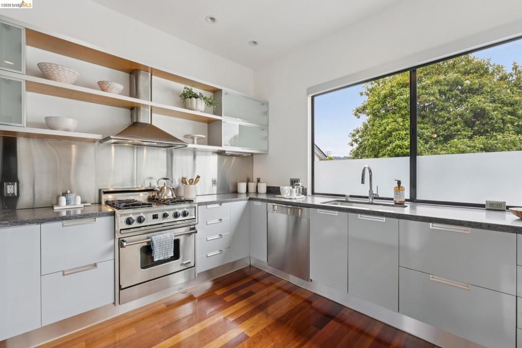 Image 31 of property listing at 2211 5Th St B, Berkeley, CA 94710