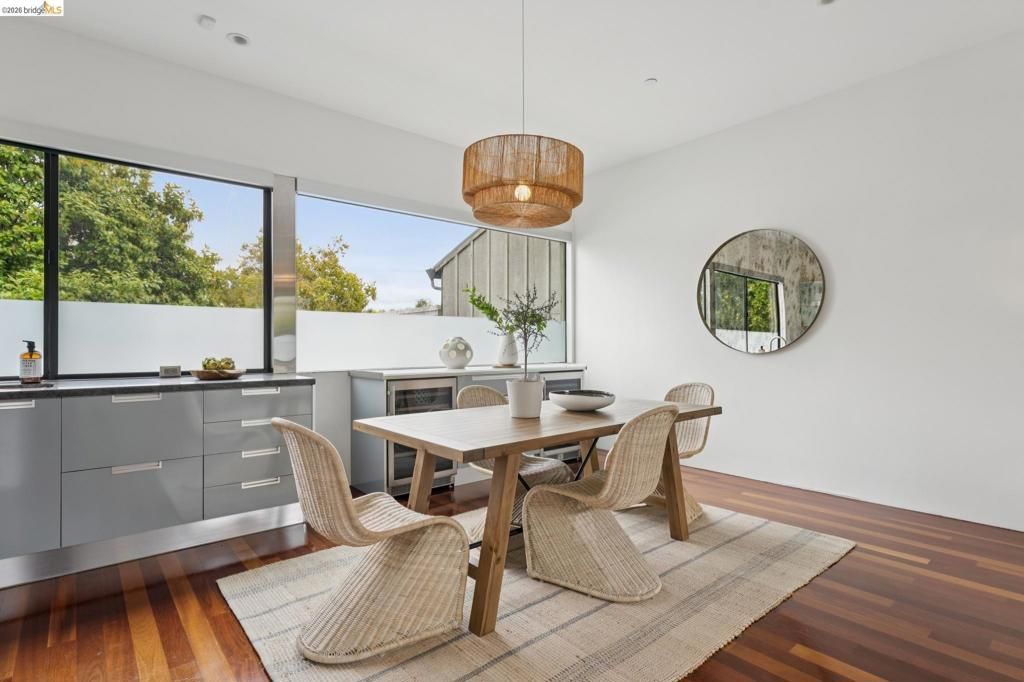 Image 33 of property listing at 2211 5Th St B, Berkeley, CA 94710