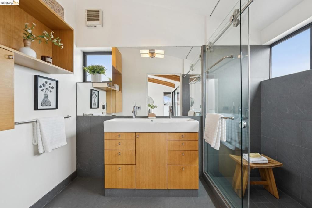 Image 47 of property listing at 2211 5Th St B, Berkeley, CA 94710