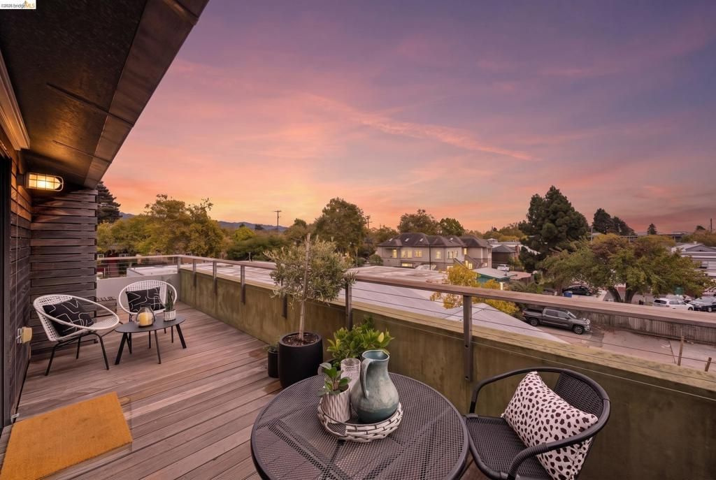 Image 53 of property listing at 2211 5Th St B, Berkeley, CA 94710