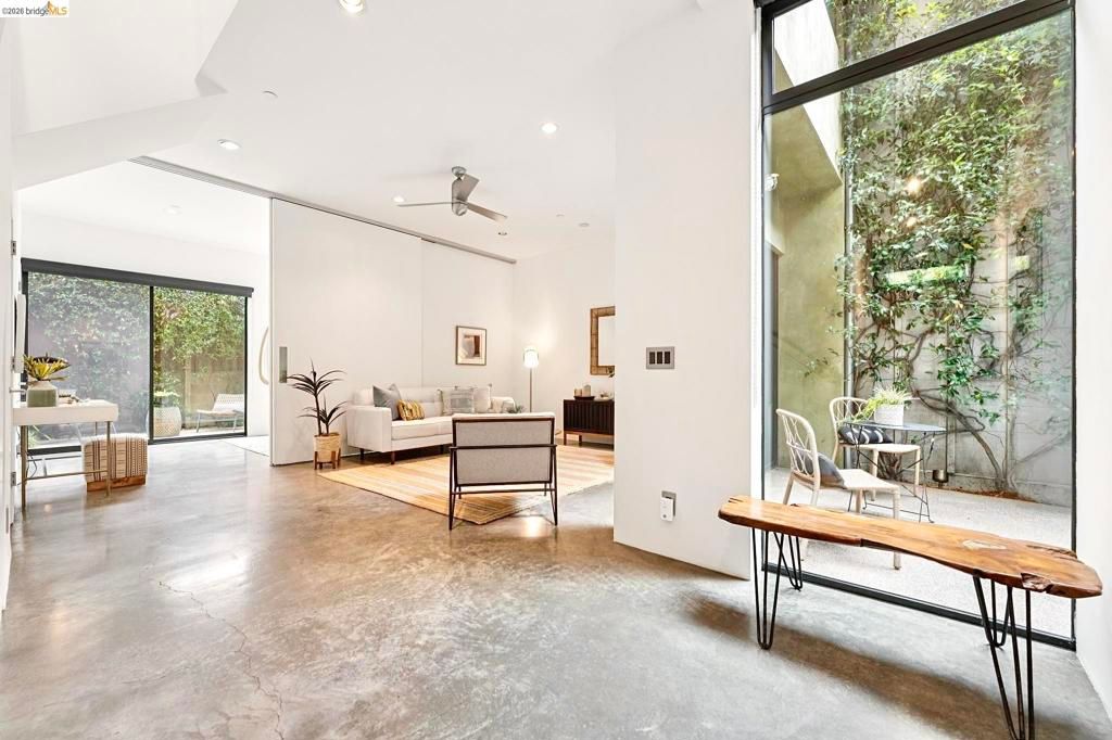Image 7 of property listing at 2211 5Th St B, Berkeley, CA 94710