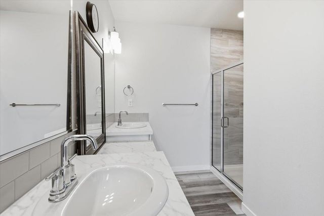 18240 E 17th Ln, Greenacres, WA 99016