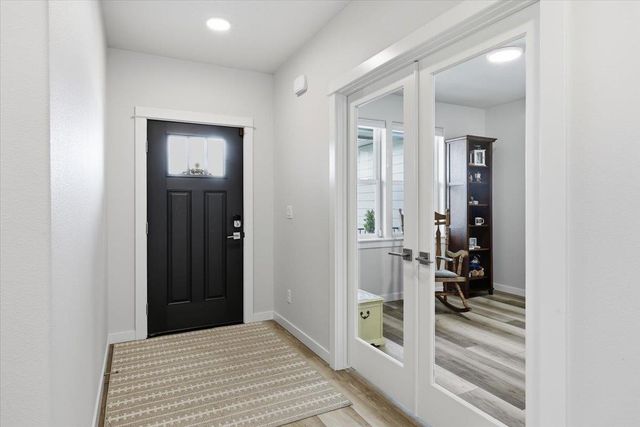 18240 E 17th Ln, Greenacres, WA 99016