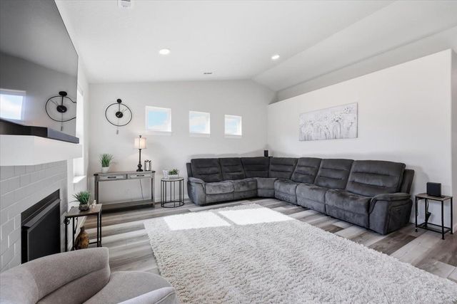 18240 E 17th Ln, Greenacres, WA 99016