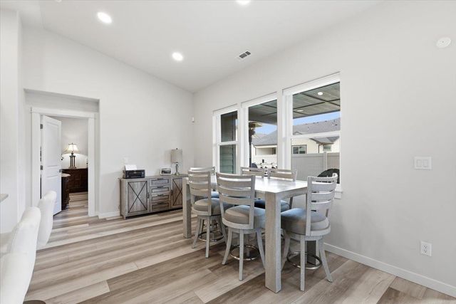 18240 E 17th Ln, Greenacres, WA 99016