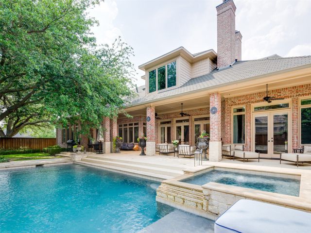 6442 Lakehurst Avenue, Dallas, TX 75230