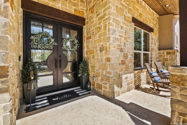332 Ranch Pass, Fair Oaks Ranch, TX 78015