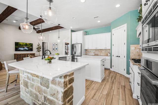 332 Ranch Pass, Fair Oaks Ranch, TX 78015