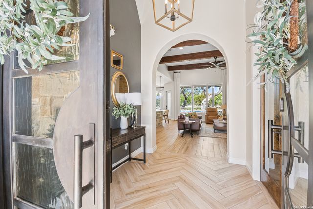 332 Ranch Pass, Fair Oaks Ranch, TX 78015