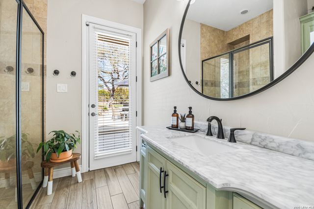 332 Ranch Pass, Fair Oaks Ranch, TX 78015