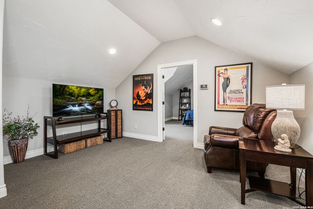 332 Ranch Pass, Fair Oaks Ranch, TX 78015