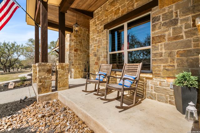 332 Ranch Pass, Fair Oaks Ranch, TX 78015