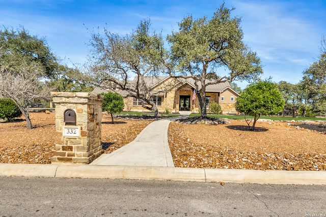 332 Ranch Pass, Fair Oaks Ranch, TX 78015