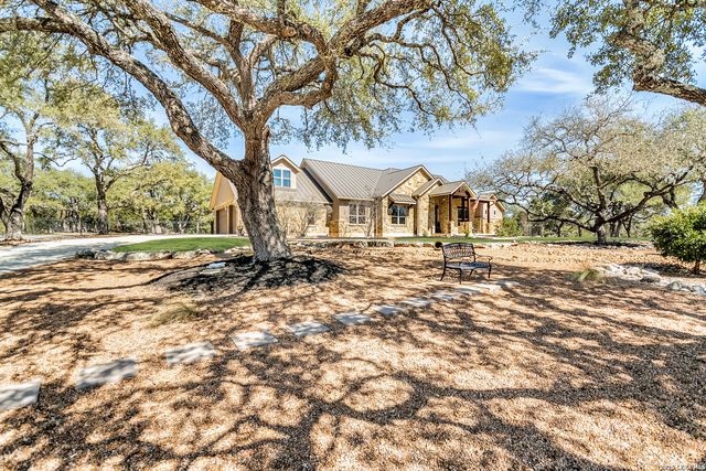 332 Ranch Pass, Fair Oaks Ranch, TX 78015