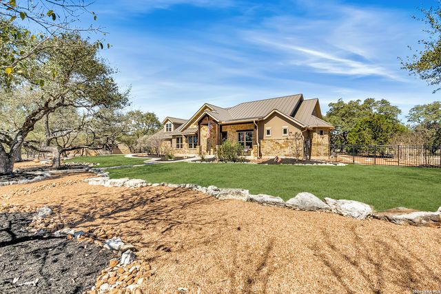 332 Ranch Pass, Fair Oaks Ranch, TX 78015
