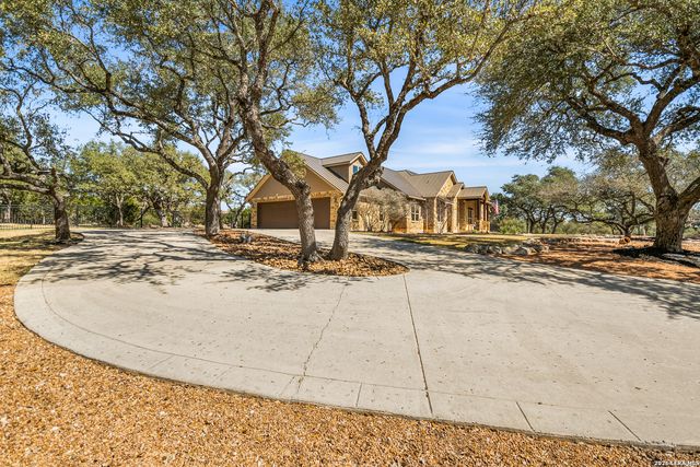 332 Ranch Pass, Fair Oaks Ranch, TX 78015