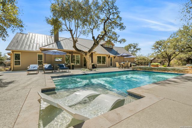 332 Ranch Pass, Fair Oaks Ranch, TX 78015