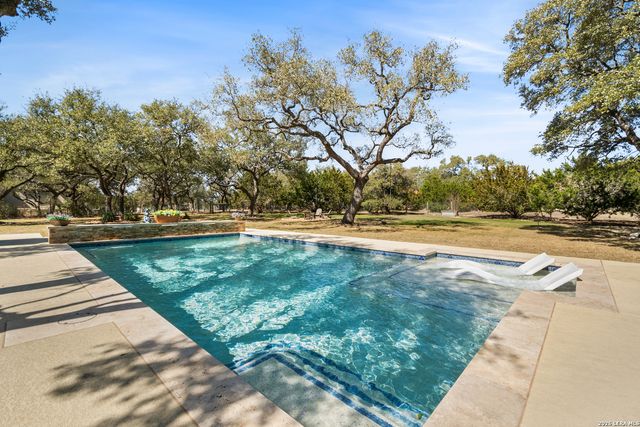 332 Ranch Pass, Fair Oaks Ranch, TX 78015