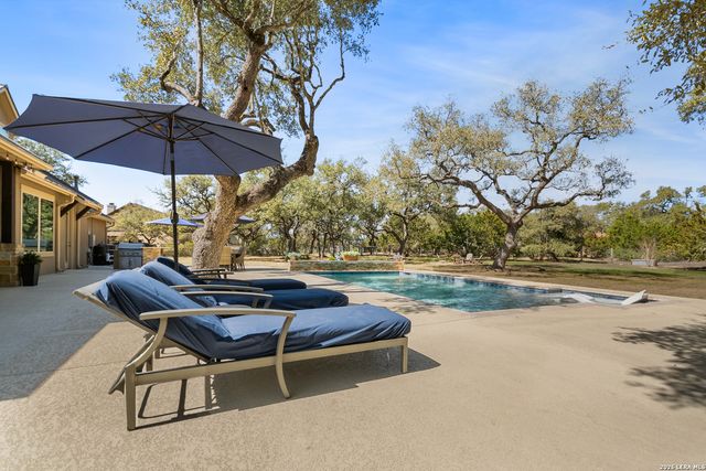 332 Ranch Pass, Fair Oaks Ranch, TX 78015