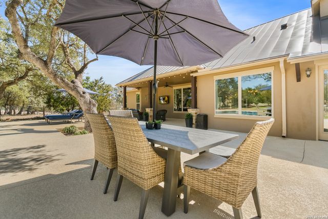 332 Ranch Pass, Fair Oaks Ranch, TX 78015