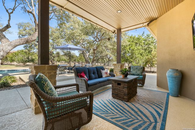 332 Ranch Pass, Fair Oaks Ranch, TX 78015