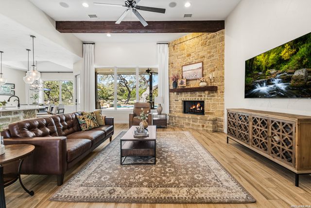 332 Ranch Pass, Fair Oaks Ranch, TX 78015