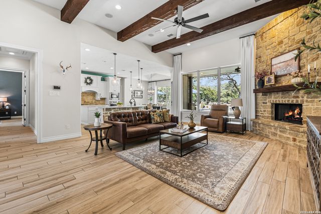 332 Ranch Pass, Fair Oaks Ranch, TX 78015