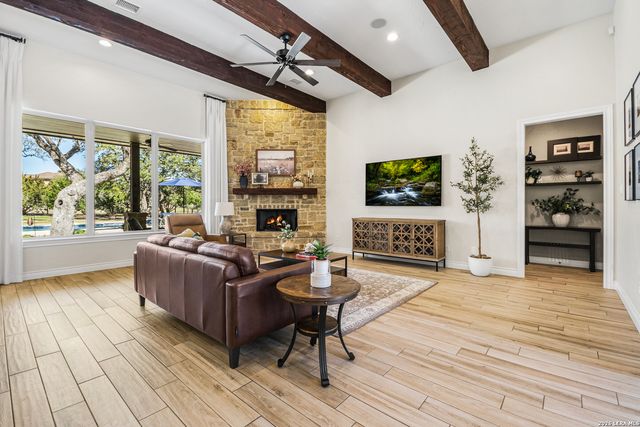 332 Ranch Pass, Fair Oaks Ranch, TX 78015