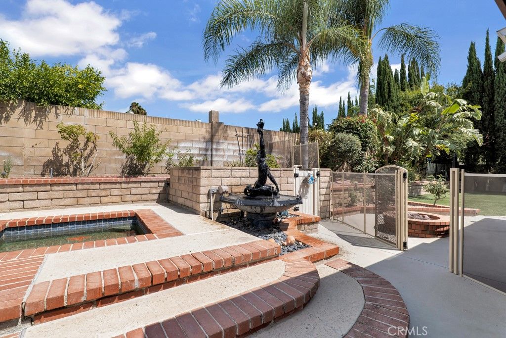 Image 25 of property listing at 2048 Shelby Lane, Simi Valley, CA 93065