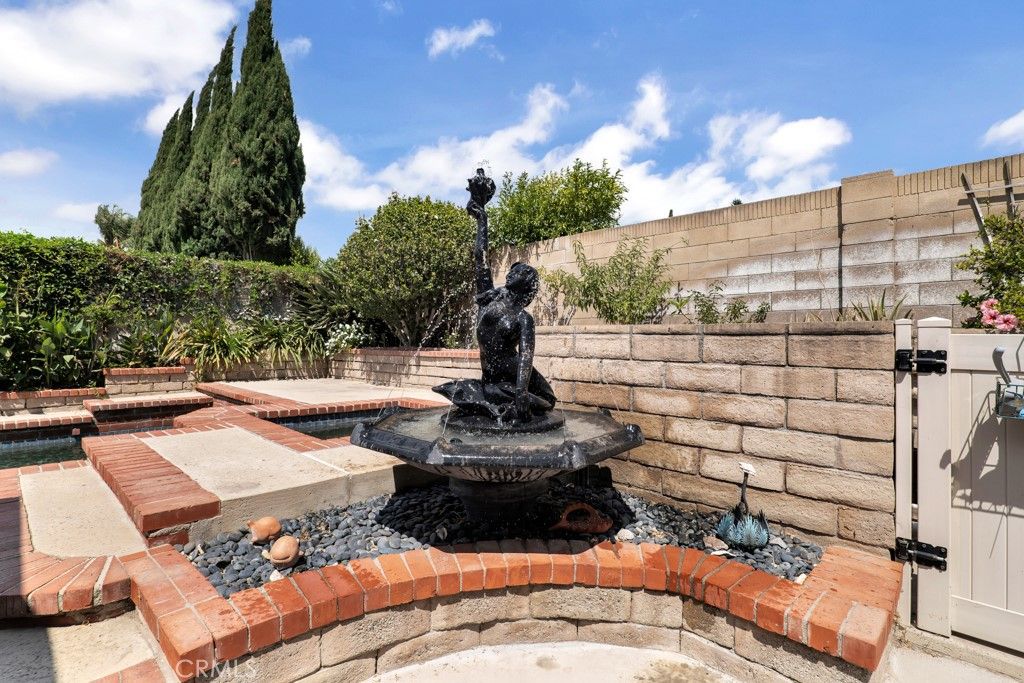 Image 26 of property listing at 2048 Shelby Lane, Simi Valley, CA 93065