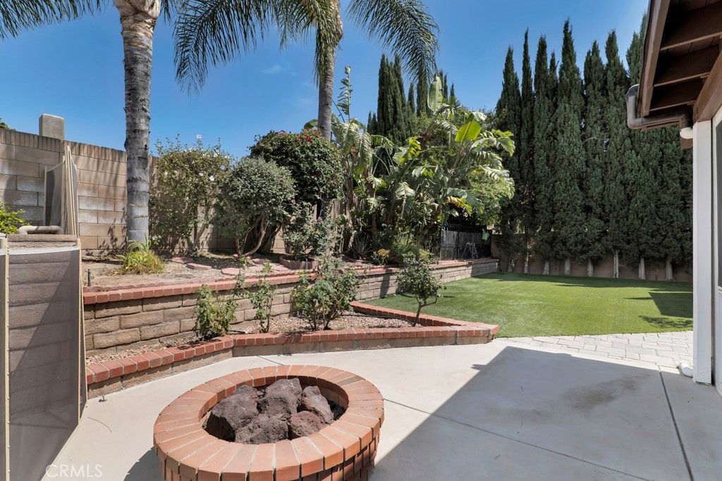 Image 27 of property listing at 2048 Shelby Lane, Simi Valley, CA 93065