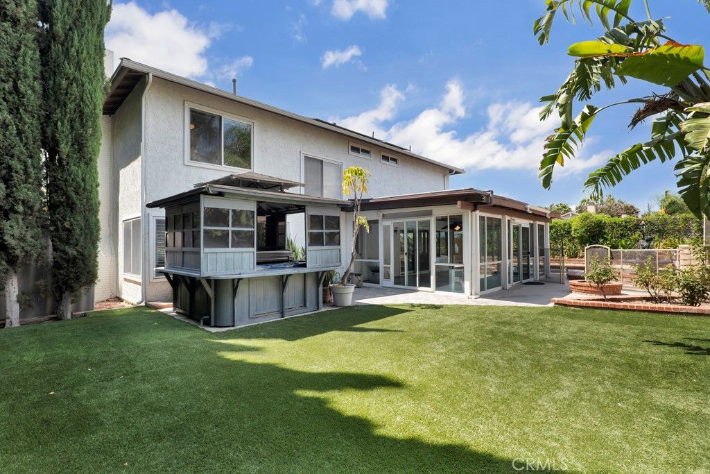 Image 3 of property listing at 2048 Shelby Lane, Simi Valley, CA 93065
