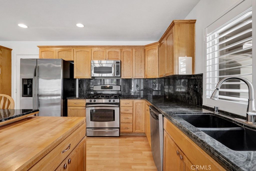 Image 6 of property listing at 2048 Shelby Lane, Simi Valley, CA 93065